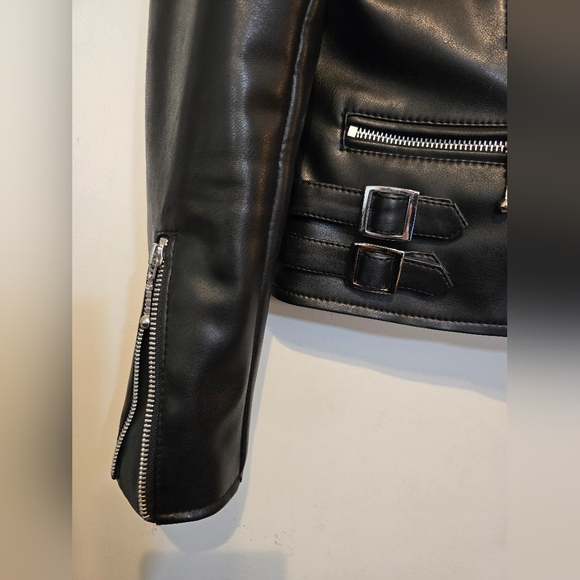 Leather jacket - Picture 3 of 9